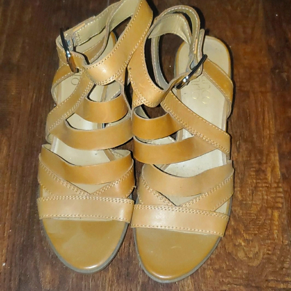 Shoe